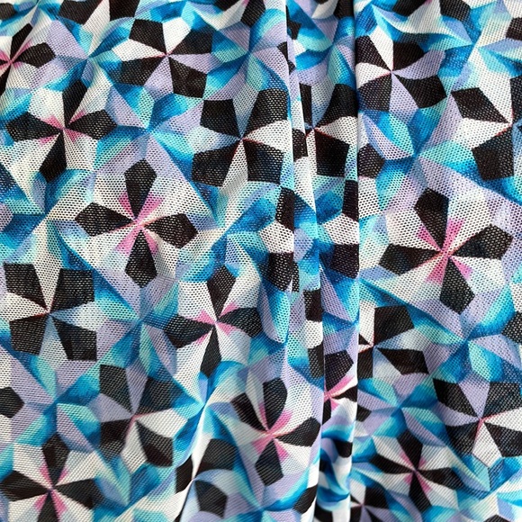 New Gottex Profile Swimsuit Cover-up. Retail price is USD$98 - Picture 6 of 6